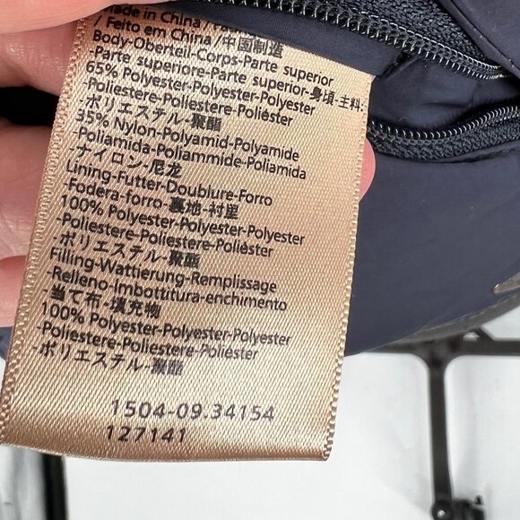 Scotch and Soda Reversible Red‎ Camo Vest with Navy Solid - Picture 11 of 13